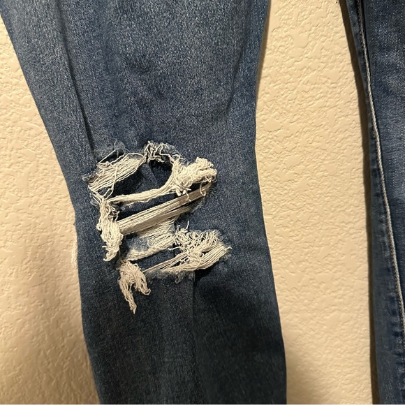 American Eagle Destroyed Distress Ripped Jeans Super High rise Jegging Jeans - Picture 3 of 7
